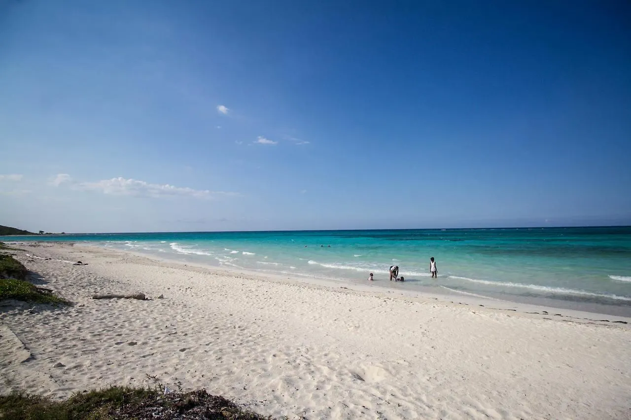 Beach Villa Yellow Canary Duncans Jamajka